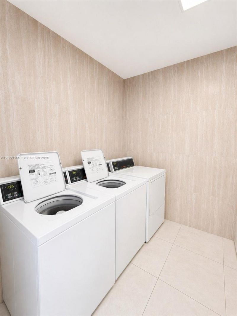 1050 94th St, Unit 2, Bay Harbor Islands, FL 33154 Photo