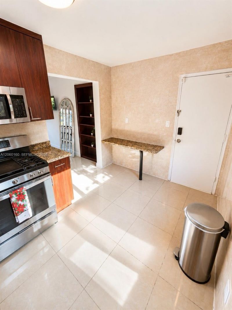 1050 94th St, Unit 2, Bay Harbor Islands, FL 33154 Photo
