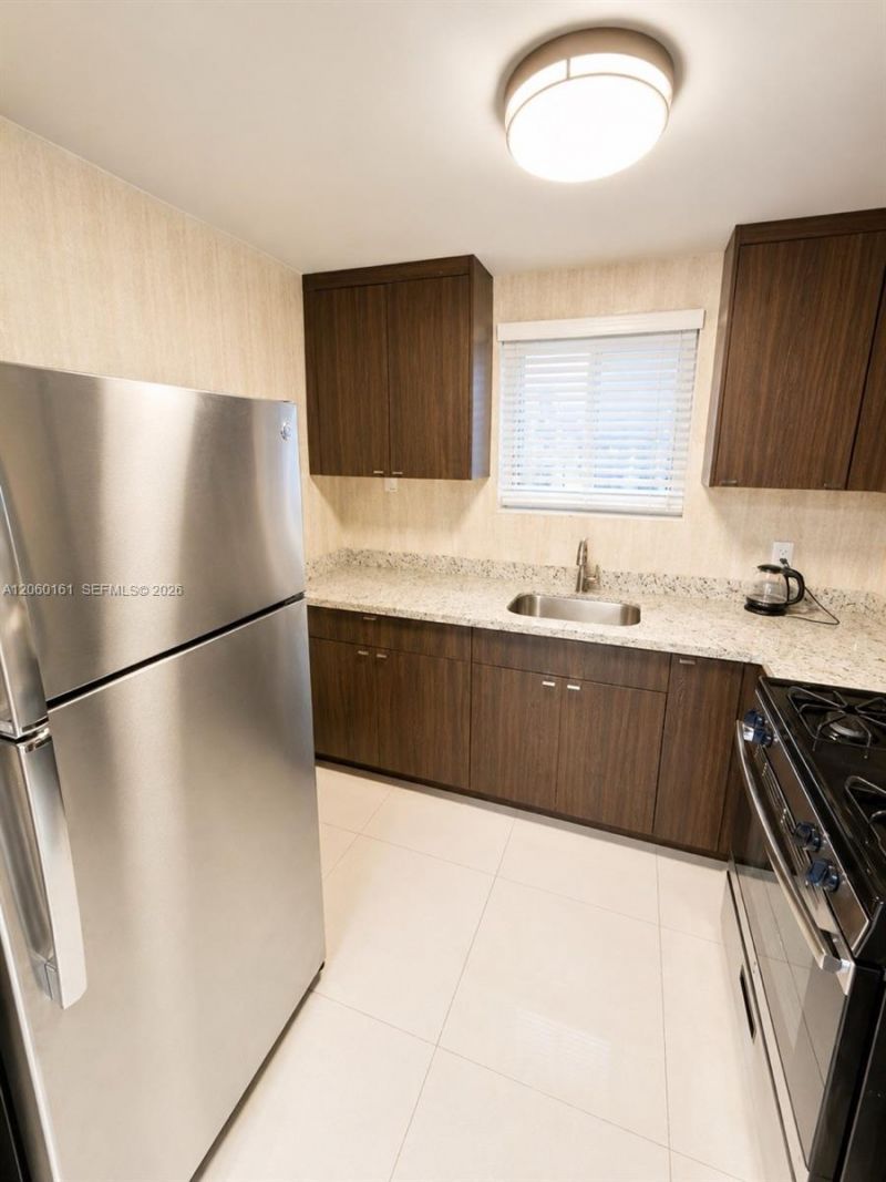 1025 94th St, Unit 12, Bay Harbor Islands, FL 33154 Photo