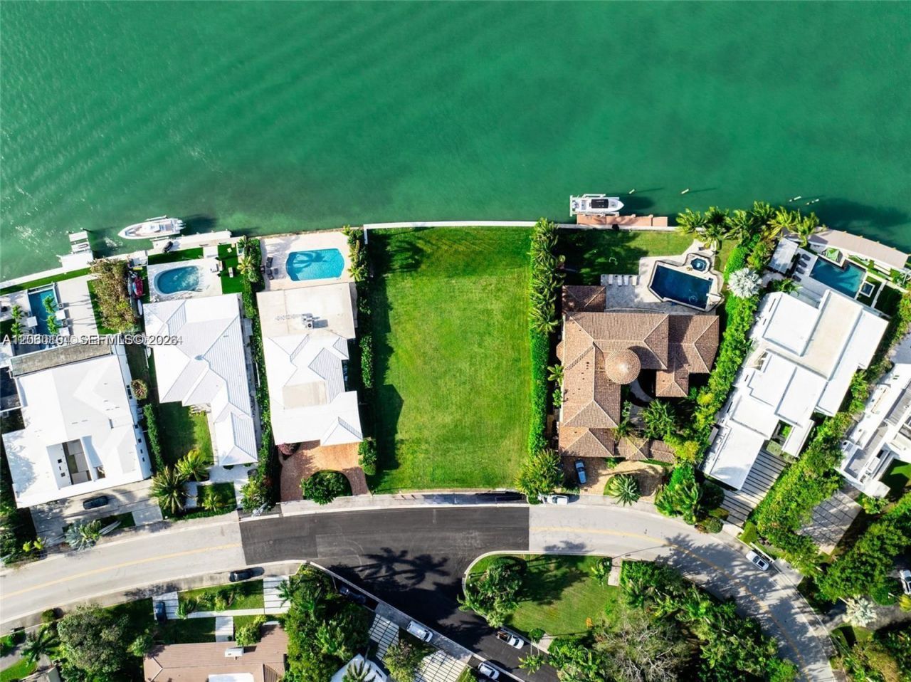 10312 W Broadview Dr , Bay Harbor Islands, FL 33154 Main Photo