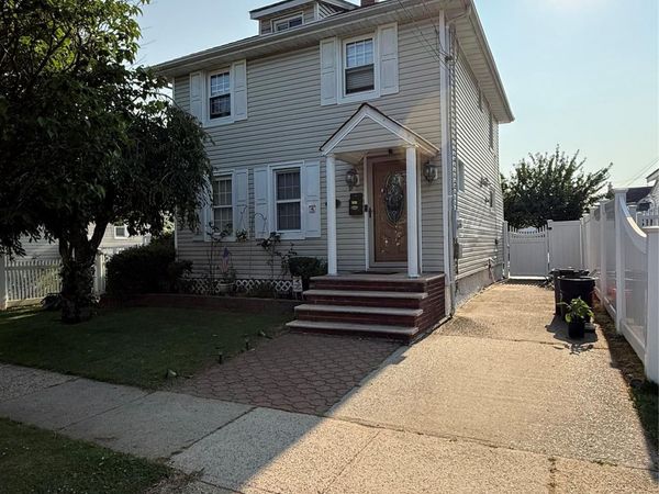 47 Franklin Street, Franklin Square, NY 11010