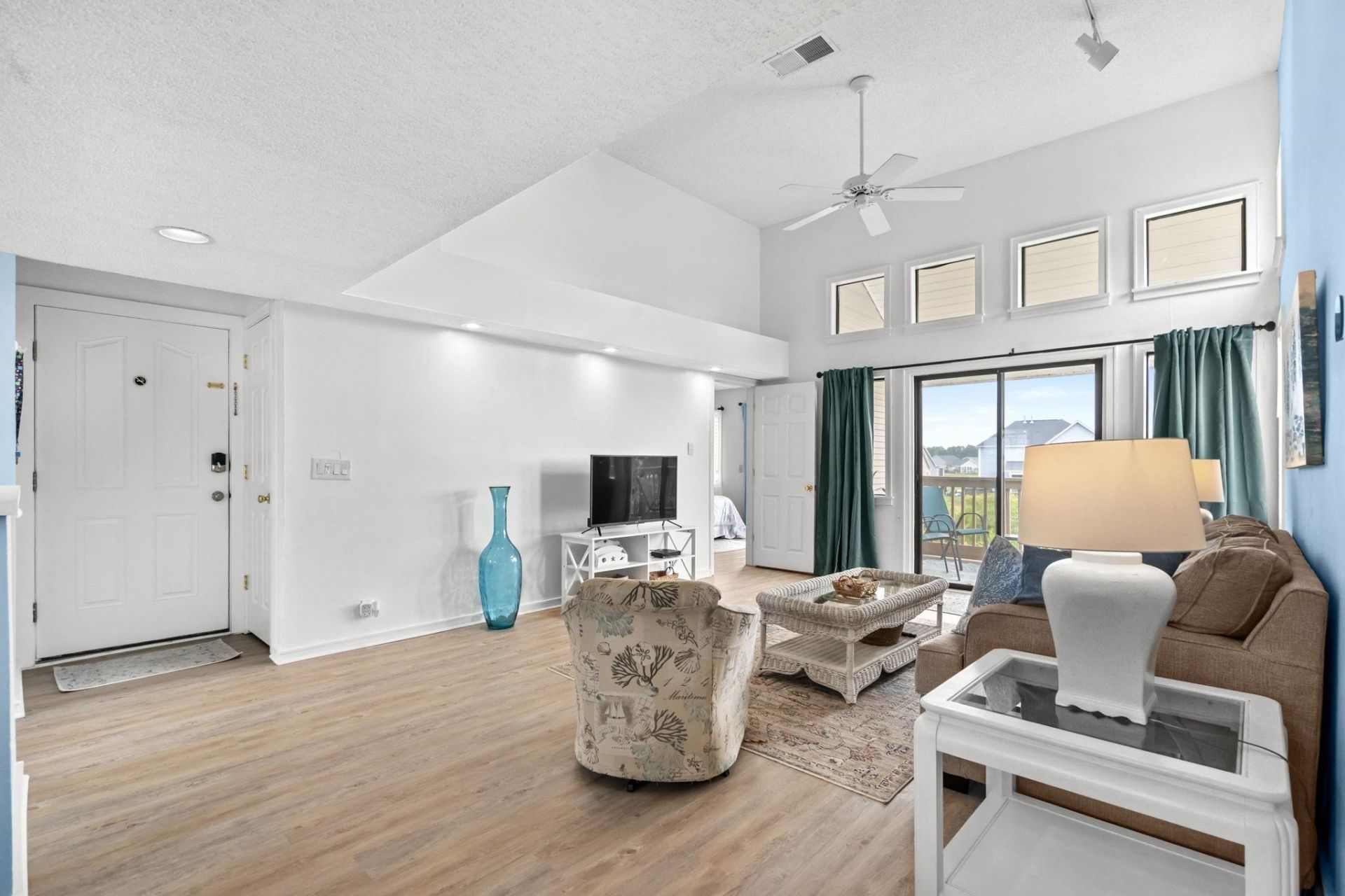 1025 Plantation Dr.  Photo 10