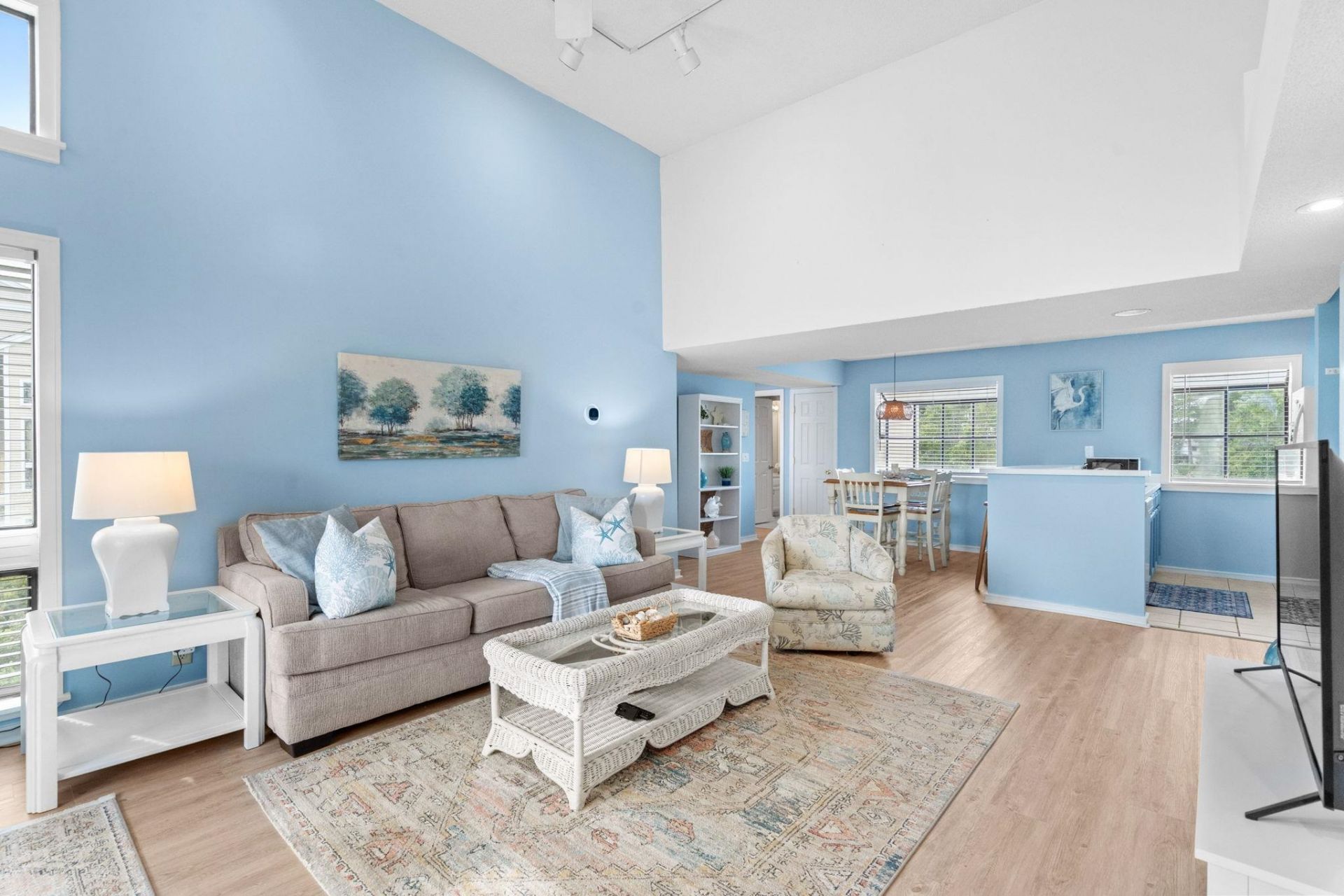1025 Plantation Dr.  Photo 12