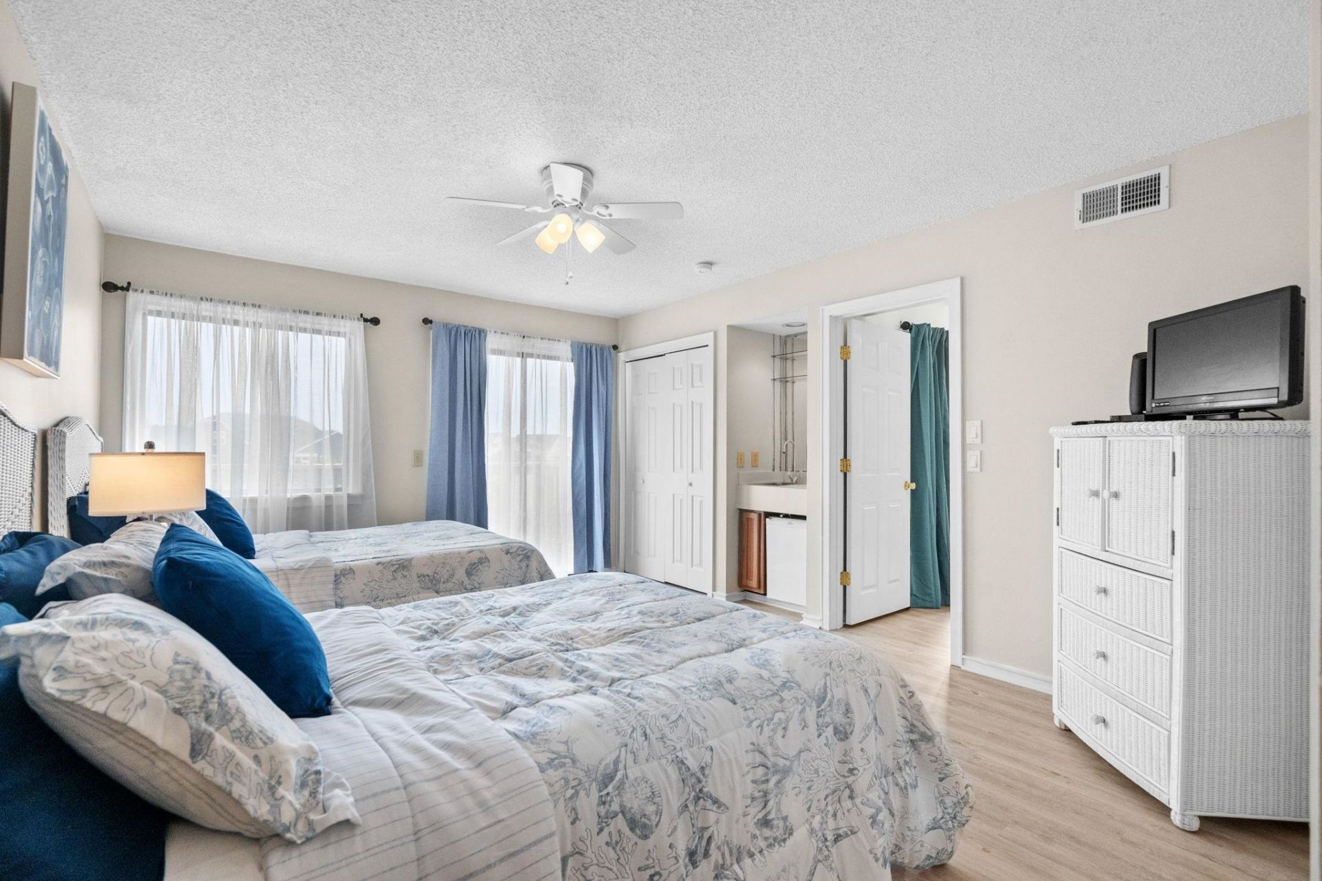 1025 Plantation Dr.  Photo 22