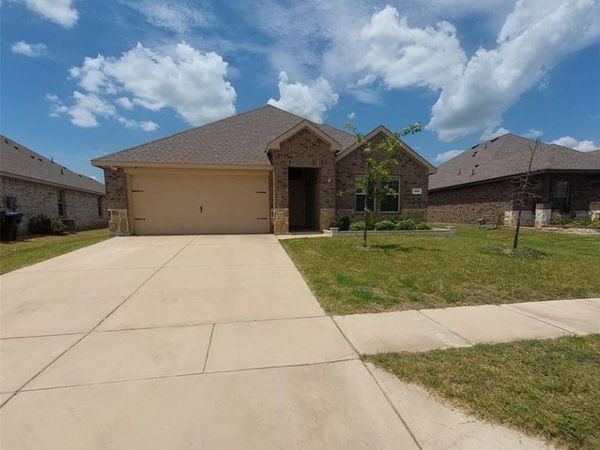 205 Longhorn Pass , Caddo Mills, TX 75135