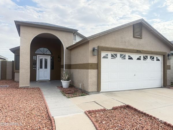 8926 W VALE Drive, Phoenix, AZ 85037