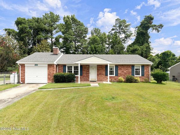 200 Royal Drive , Jacksonville, NC 28546