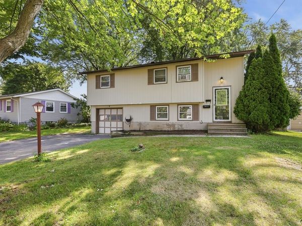 210 Floradale Road, Liverpool, NY 13088