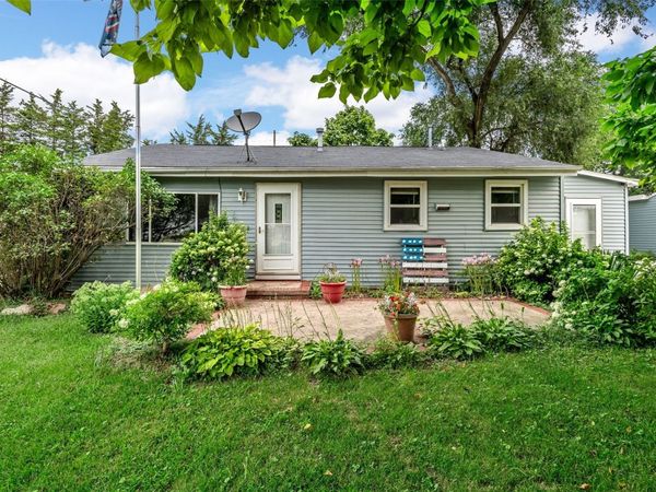6524 Parkview Avenue, Cedar Rapids, IA 52403