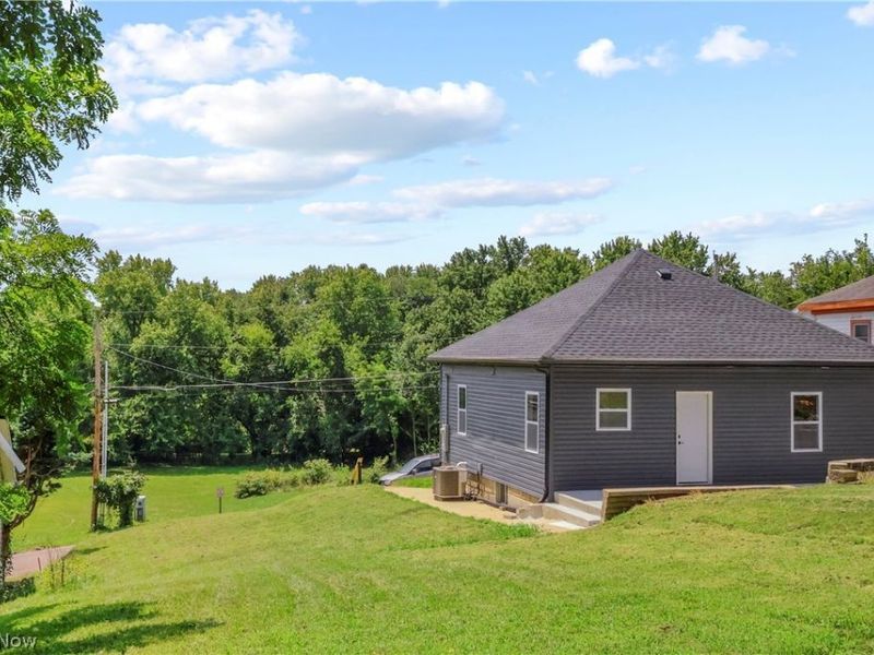 1235 Swingle Street , Zanesville, OH 43701 Photo 3