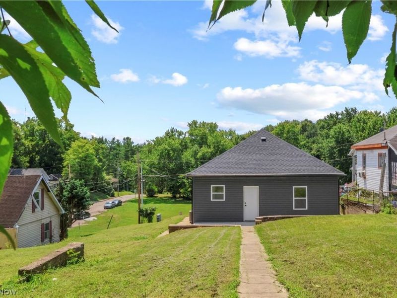 1235 Swingle Street , Zanesville, OH 43701 Photo 4