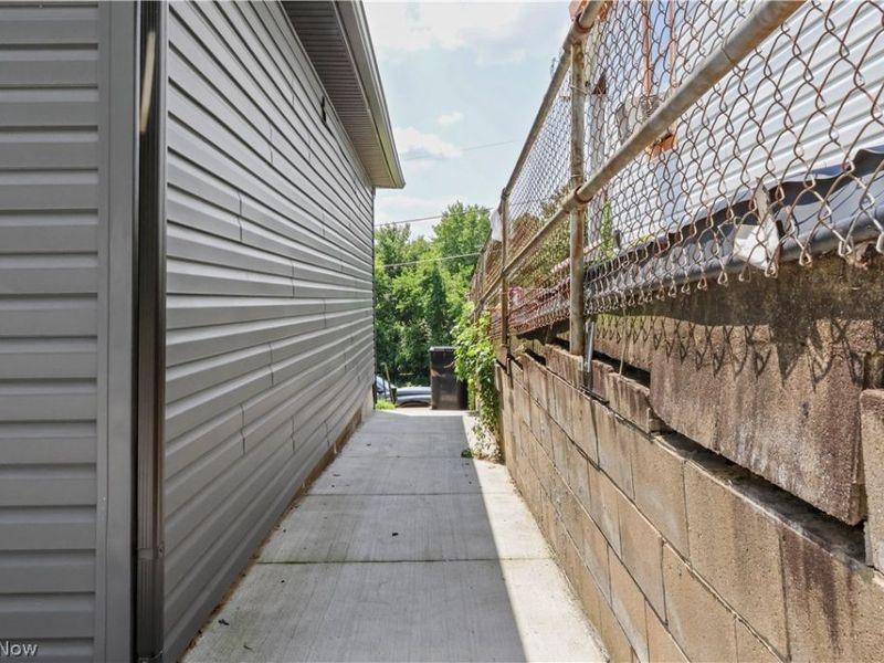 1235 Swingle Street , Zanesville, OH 43701 Photo 5