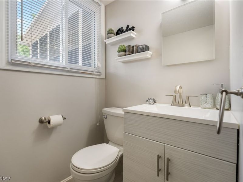 13795 Overcrest Street NE, Alliance, OH 44601 Photo 17