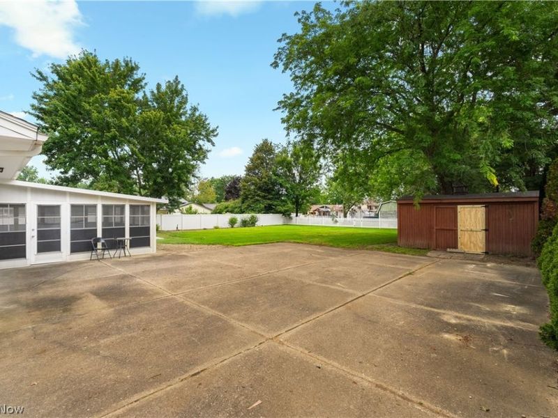 13795 Overcrest Street NE, Alliance, OH 44601 Photo 32