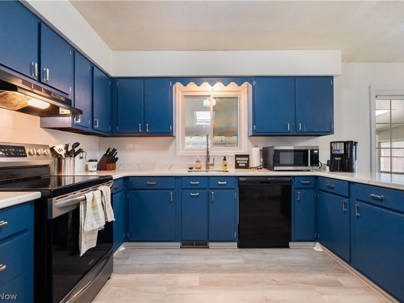 13795 Overcrest Street NE, Alliance, OH 44601 Photo 8