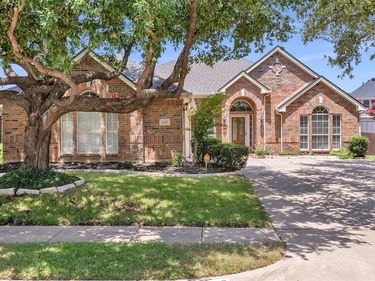 2105 Vintage Drive, Corinth, TX 76210