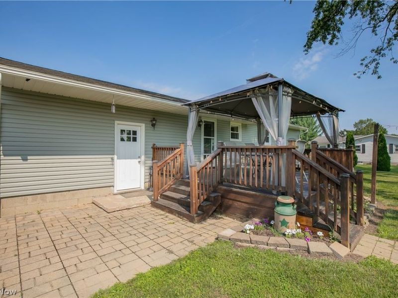 4310 Ridge Road , Cortland, OH 44410 Photo 8