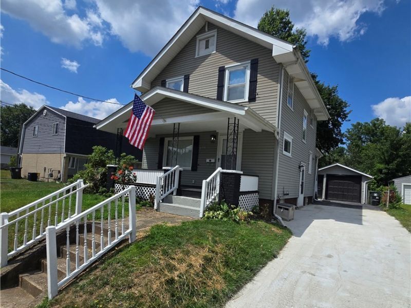 2311 Maple Avenue NE, Canton, OH 44714 Photo 4