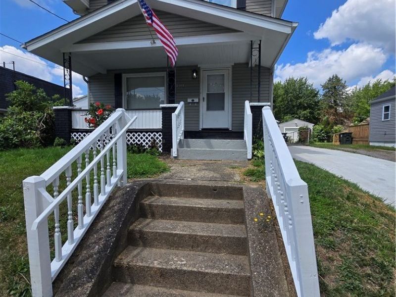 2311 Maple Avenue NE, Canton, OH 44714 Photo 5