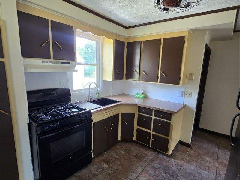 2311 Maple Avenue NE, Canton, OH 44714 Photo 8
