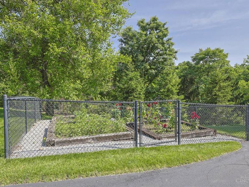 15 Hill & Hollow Lane, Cincinnati, OH 45208 Photo 6
