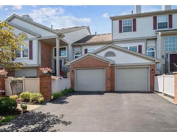 49862 Pointe Crossing , Plymouth Twp, MI 48170