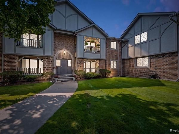 42160 Woodward Avenue , Bloomfield Hills, MI 48304