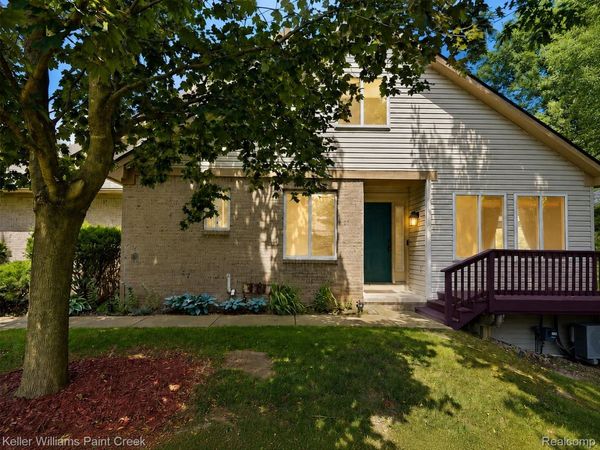 1310 Bay Hill, Unit 15, Waterford Township, Mi 48327