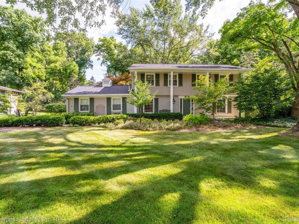 712 E Valley Chase Road, Bloomfield Hills, Mi 48304