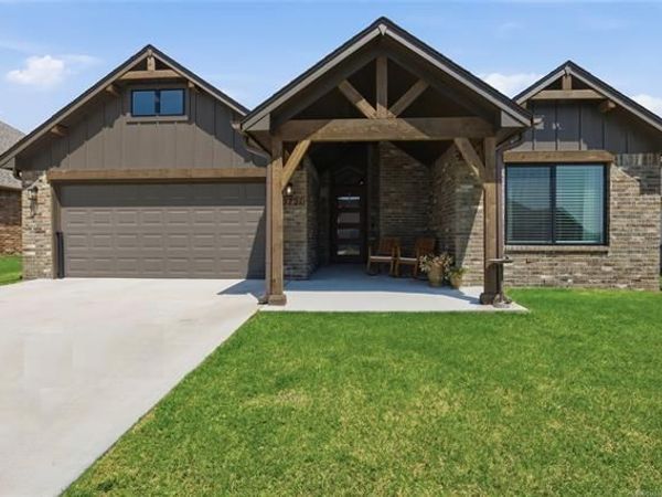 10721 S 279th East Avenue , Coweta, OK 74429