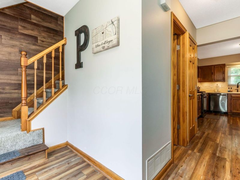 1958 Michelle Court , Grove City, OH 43123 Photo 8