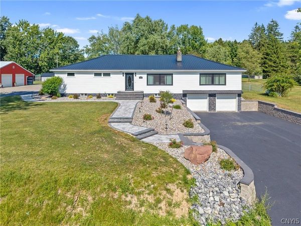 9702 Caughdenoy , Brewerton, NY 13029