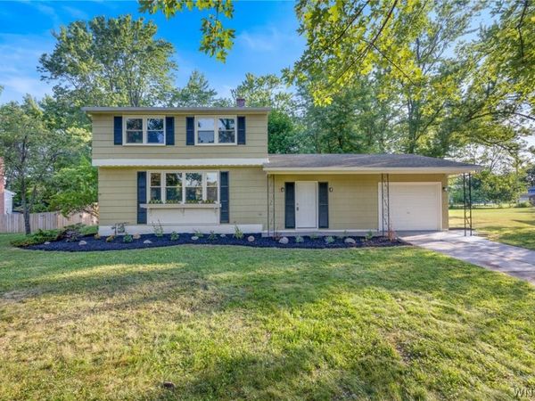 57 Puritan Place , Orchard Park, NY 14127