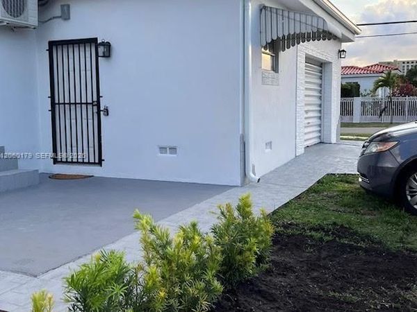 61 NW 38th Ct , Rear Unit, Miami, FL 33126