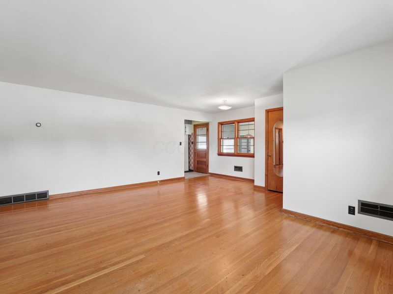 993 Lynwood Avenue , Circleville, OH 43113 Photo 10