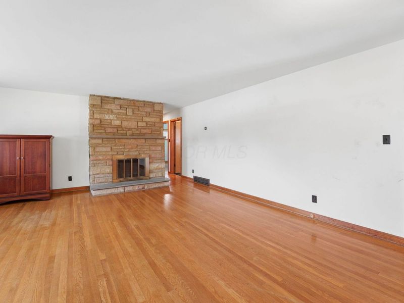 993 Lynwood Avenue , Circleville, OH 43113 Photo 7