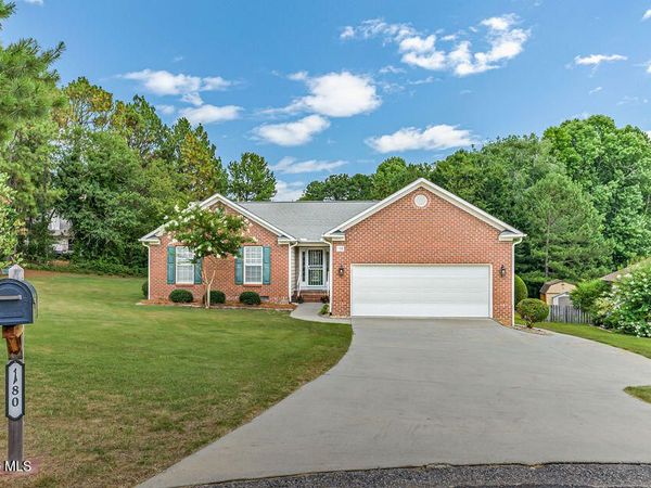 180 Presnell Court , Whispering Pines, NC 28327
