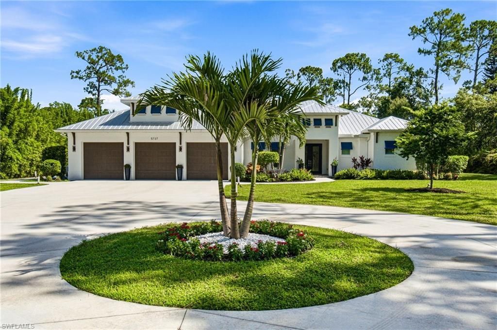 5737 Hidden Oaks Ln , Naples, FL 34119 Photo