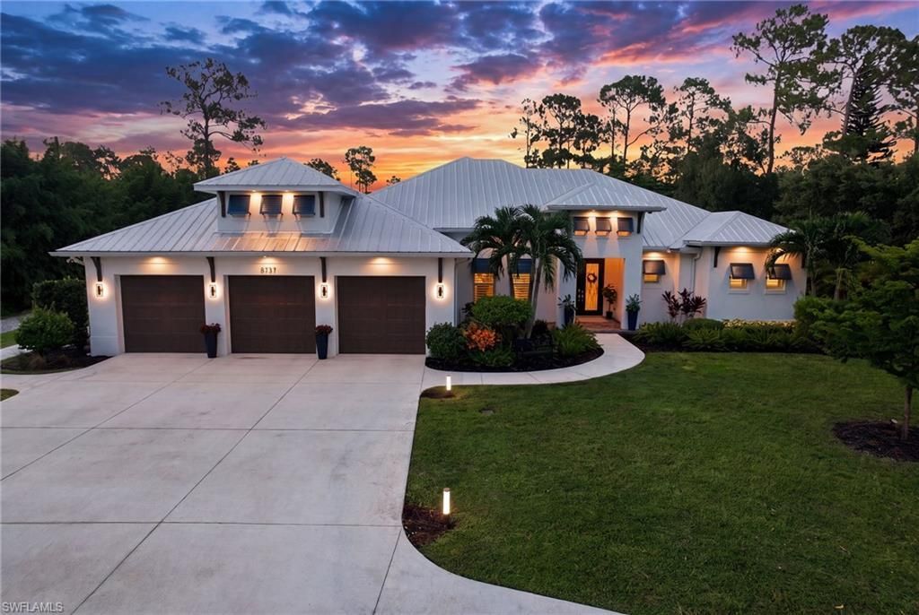 5737 Hidden Oaks Ln , Naples, FL 34119 Photo