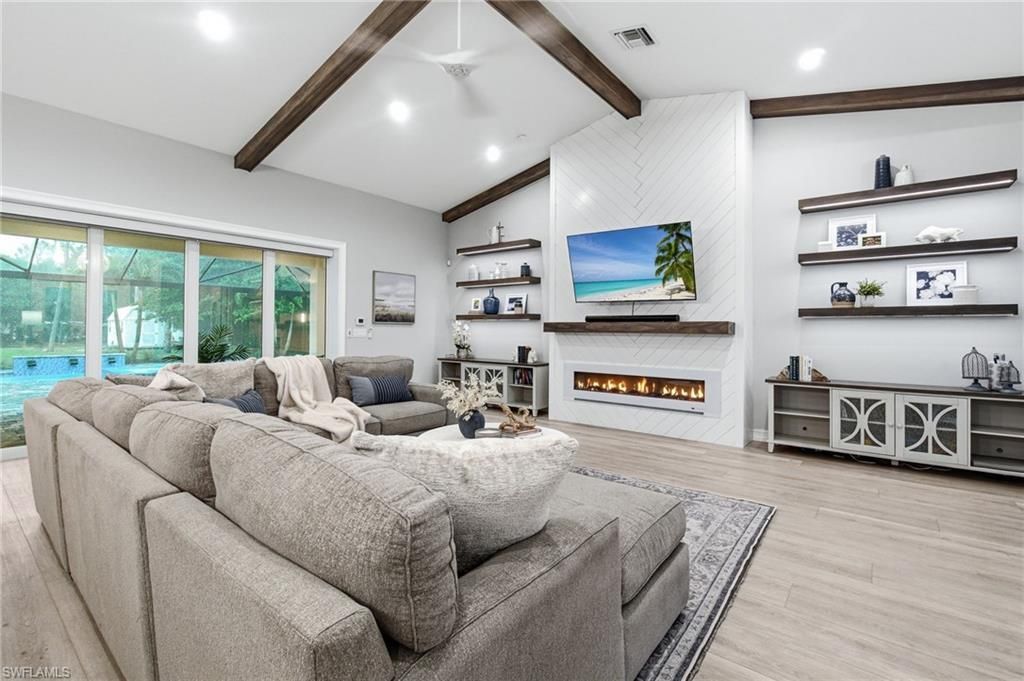 5737 Hidden Oaks Ln , Naples, FL 34119 Photo