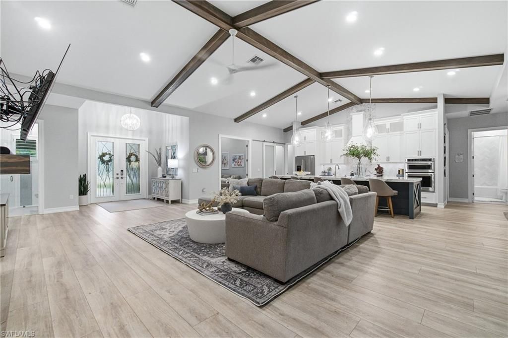 5737 Hidden Oaks Ln , Naples, FL 34119 Photo