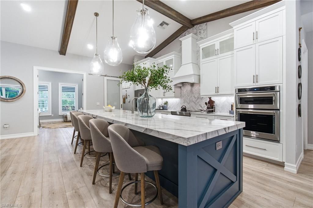 5737 Hidden Oaks Ln , Naples, FL 34119 Photo