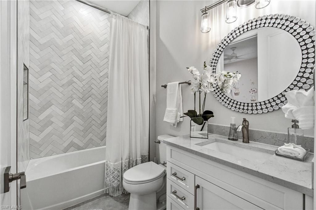 5737 Hidden Oaks Ln , Naples, FL 34119 Photo