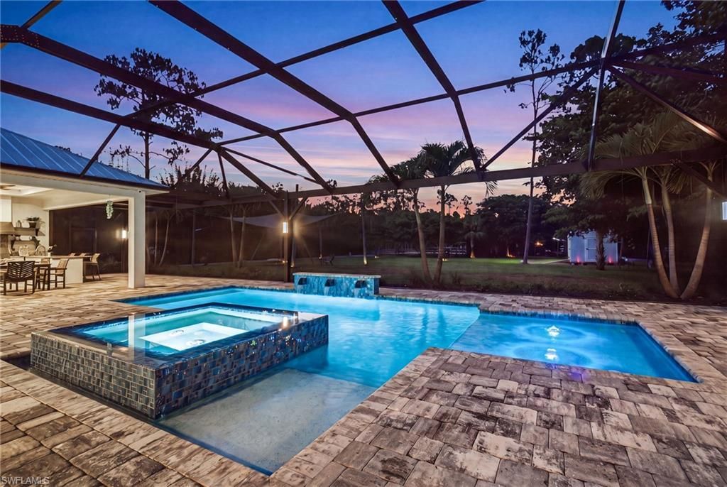 5737 Hidden Oaks Ln , Naples, FL 34119 Photo