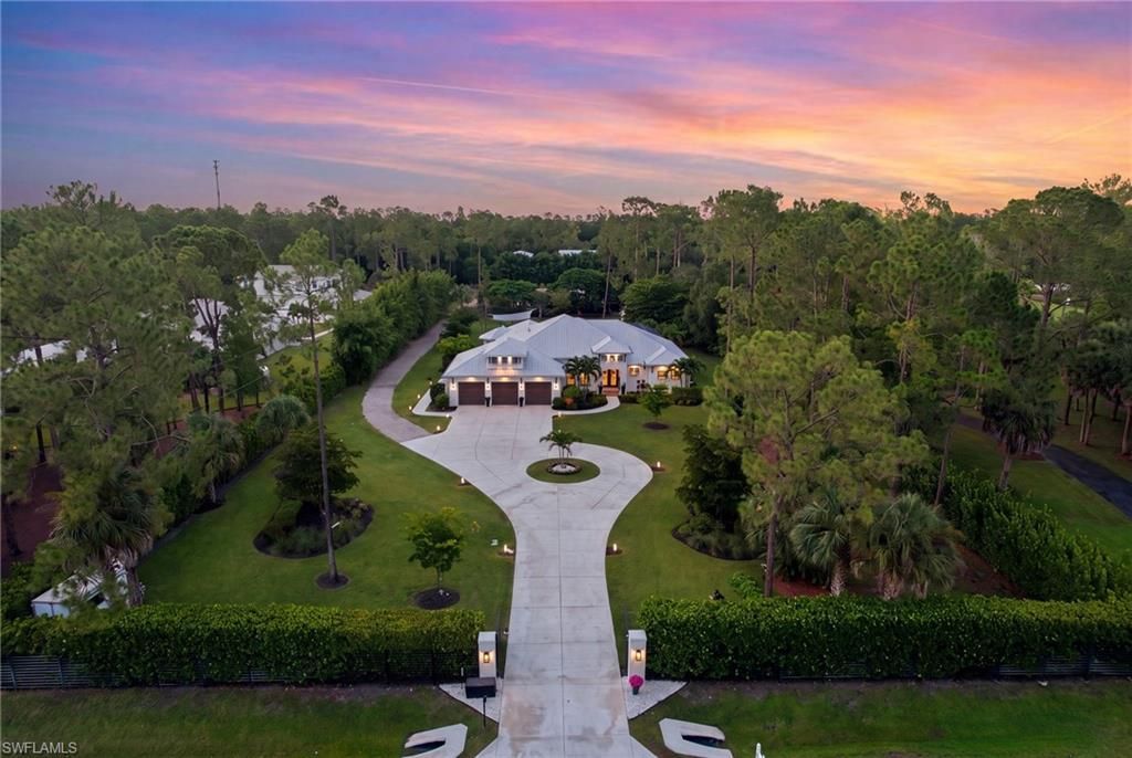 5737 Hidden Oaks Ln , Naples, FL 34119 Photo