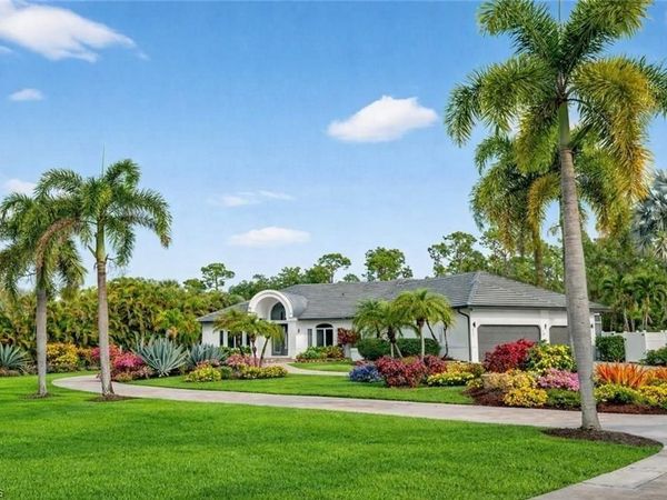 6461 Livingston Woods LN, NAPLES, FL 34109