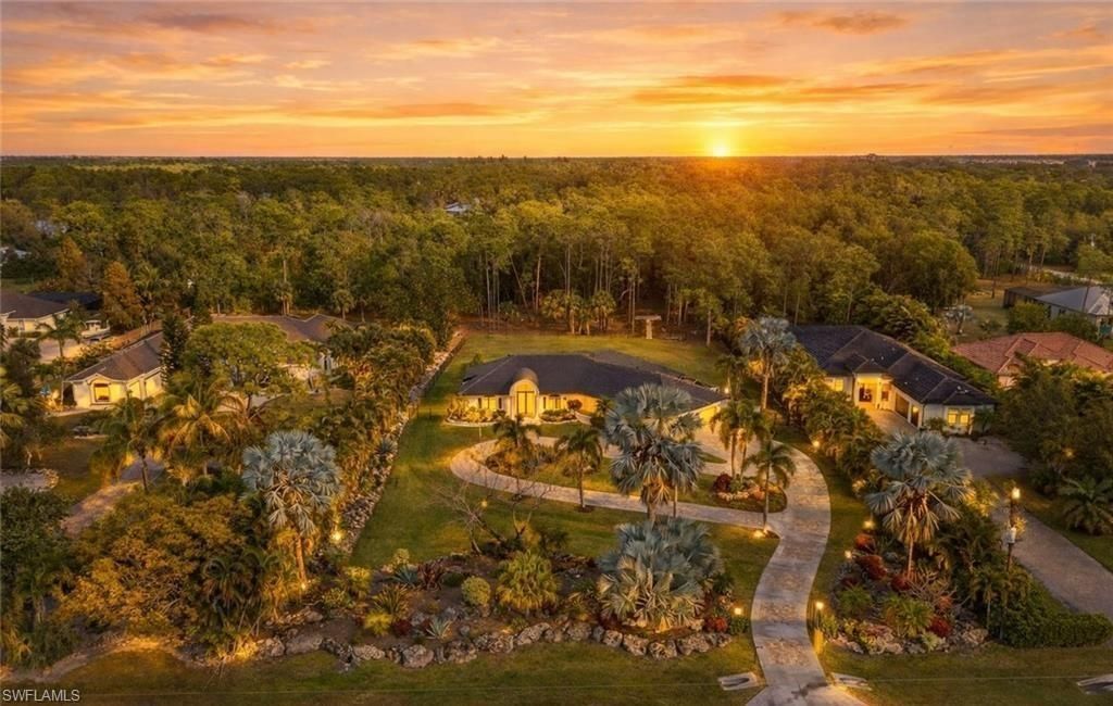 6461 Livingston Woods Ln, Naples, FL 34109 Photo