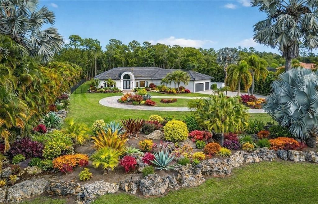 6461 Livingston Woods Ln, Naples, FL 34109 Photo