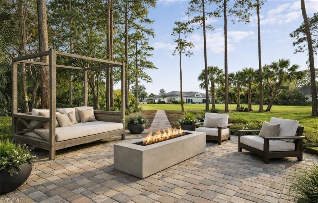 6461 Livingston Woods Ln, Naples, FL 34109 Photo