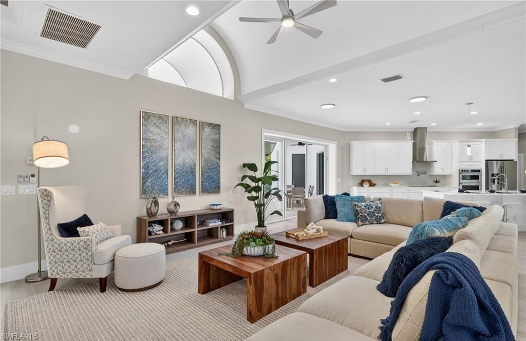 6461 Livingston Woods Ln, Naples, FL 34109 Photo